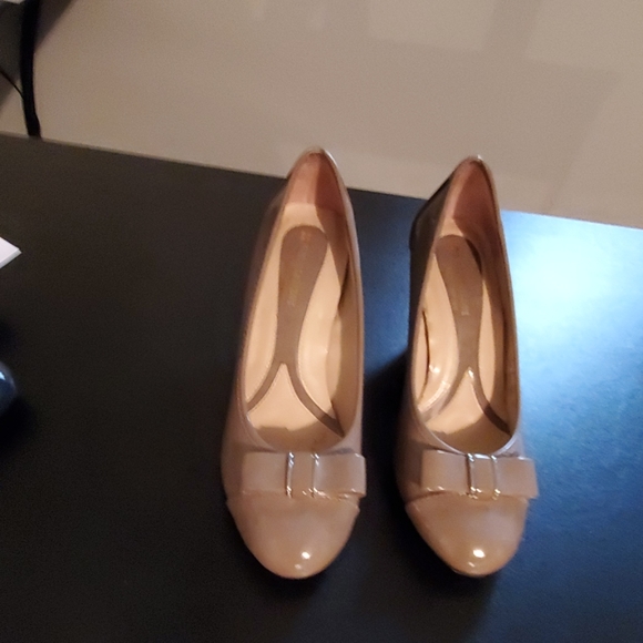 Heels - Picture 4 of 4